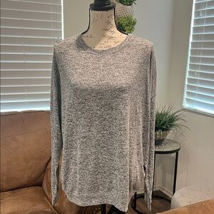 🍀Athleta Gray Long Sleeve Tee